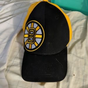 Chara bruins hat